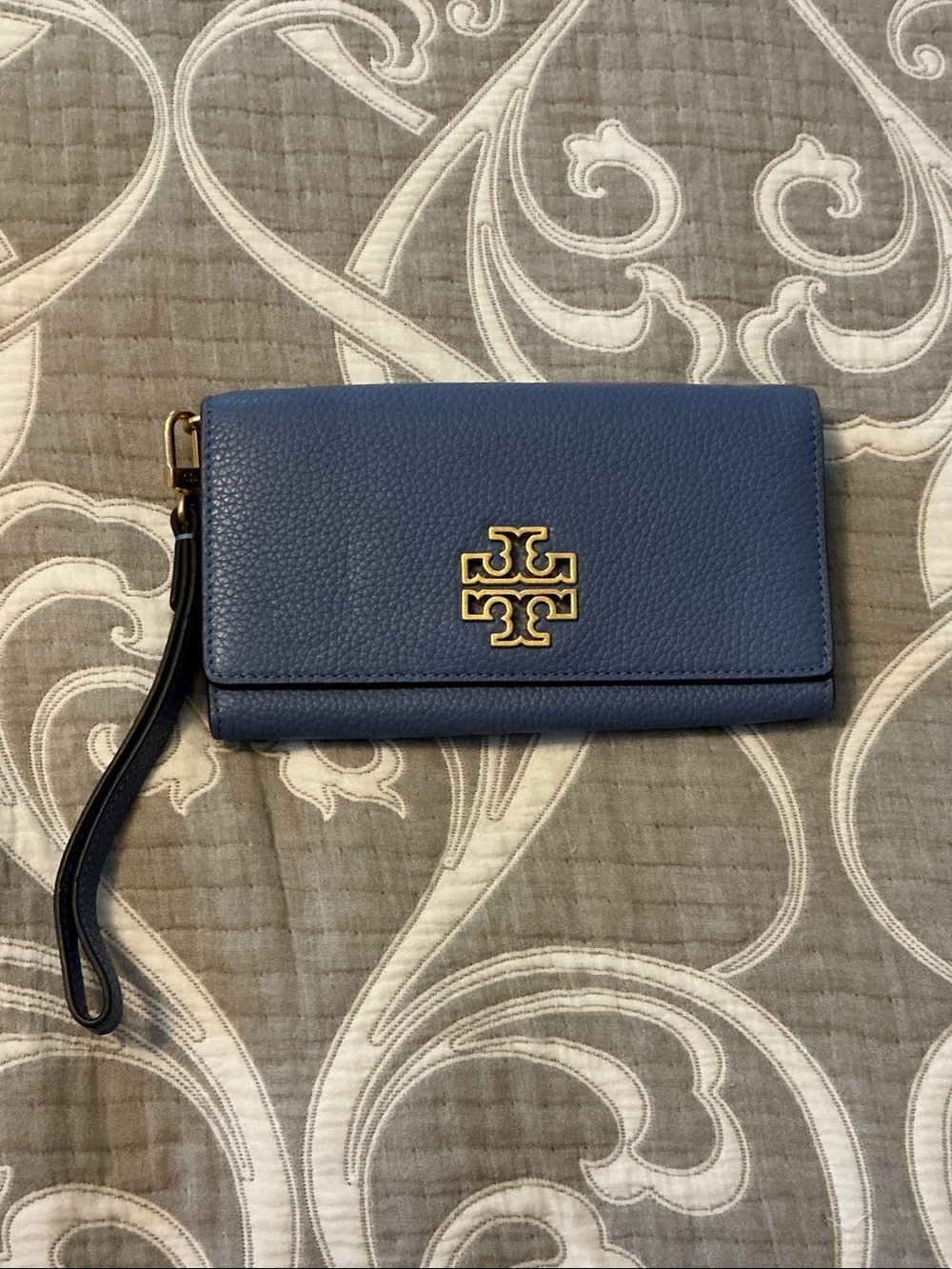 Tory Burch Navy Blue Pebbled Leather Wristlet Wallet